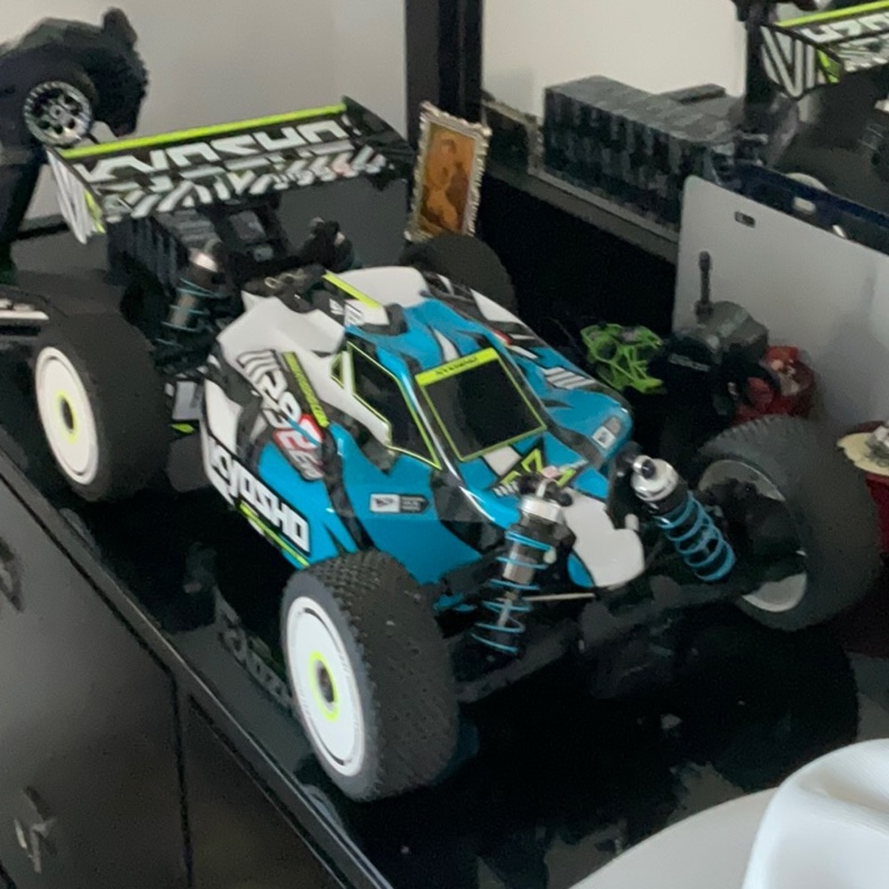 KYOSHO Inferno P9e Evo 1:8 4wd Racing Buggy